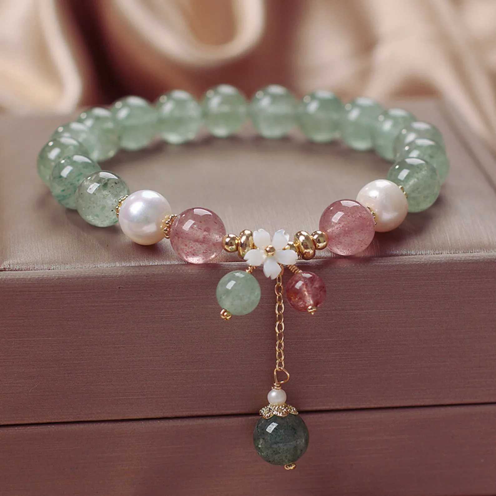 Flower Beaded Bracelet For Women/Green Strawberry Quartz Bracelet